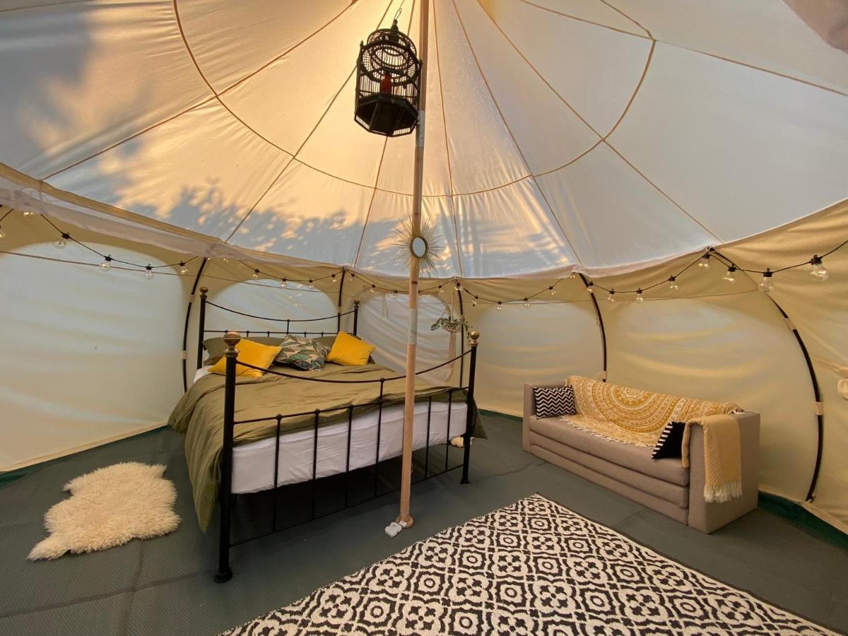 Hotel Secret Garden Glamping Lymington Exteriér fotografie