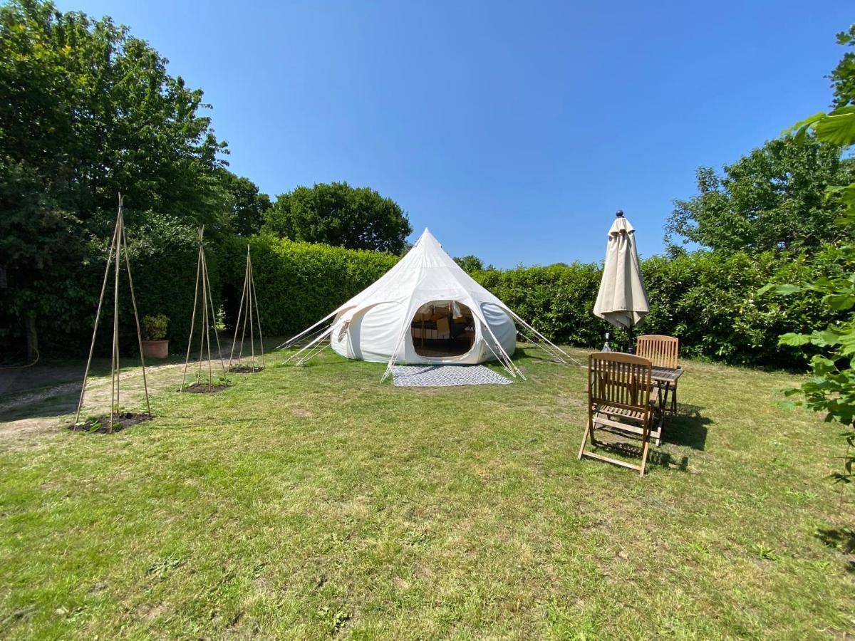 Hotel Secret Garden Glamping Lymington Exteriér fotografie