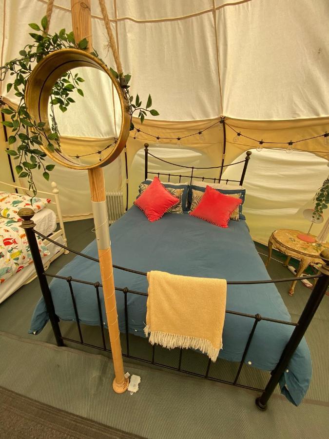 Hotel Secret Garden Glamping Lymington Exteriér fotografie